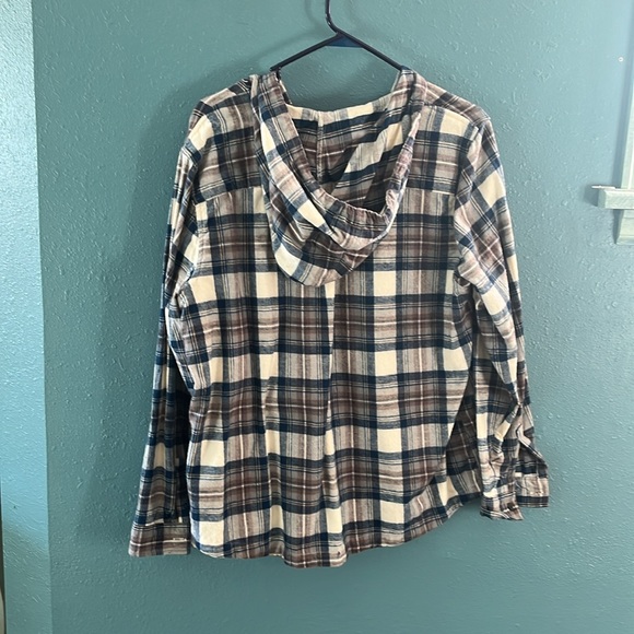 Womens L.L.Bean zip up hooded flannel - Picture 2 of 7